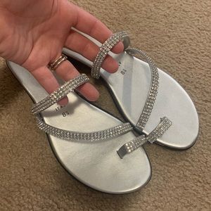 Women’s blind sandal